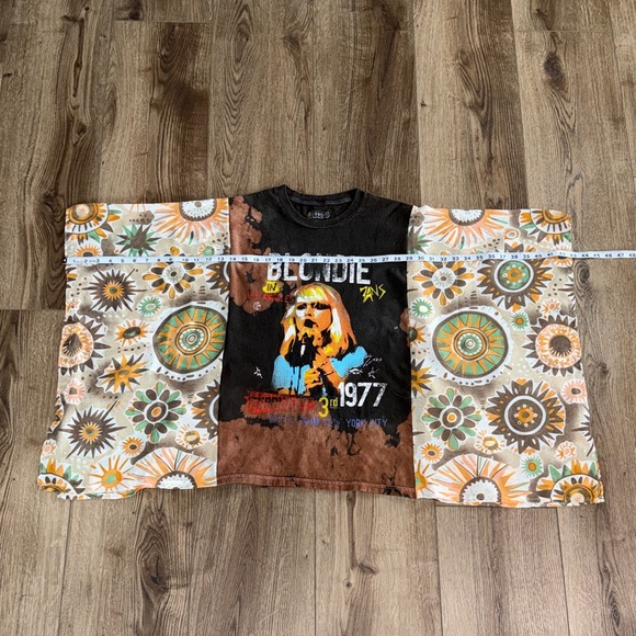 Blondie Upcycled Band Tee Boho Gypsy Flowy Sleeves Size Small/Medium/Large - Picture 6 of 8
